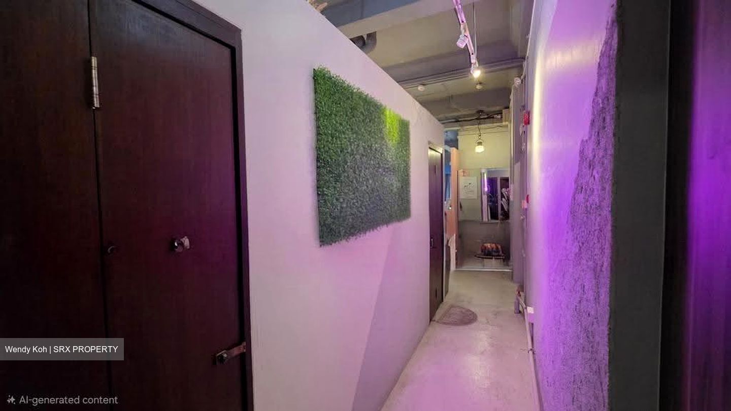 Liang Seah Place (D7), Retail #613755791